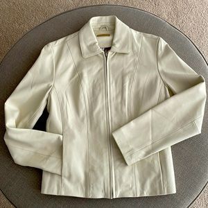 Wilson’s Leather Cream Jacket, size small. Like new condition, never worn